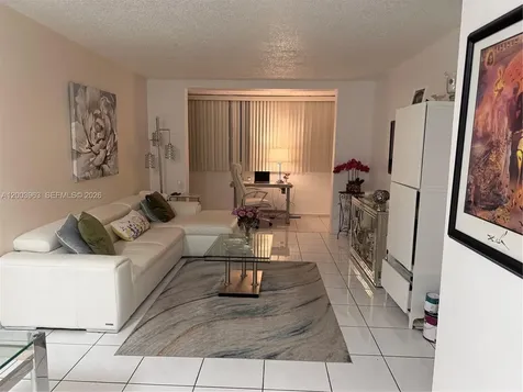5033 NW 7th Street Miami FL 33126