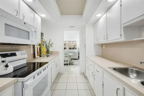 5401 Collins Avenue Miami Beach FL 33140