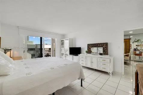 5401 Collins Avenue Miami Beach FL 33140