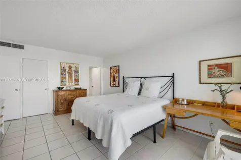 5401 Collins Avenue Miami Beach FL 33140