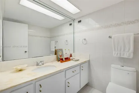 5401 Collins Avenue Miami Beach FL 33140