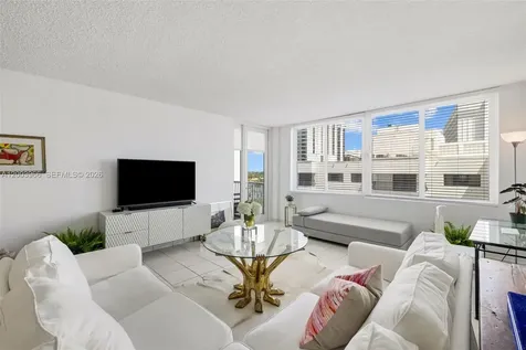 5401 Collins Avenue Miami Beach FL 33140