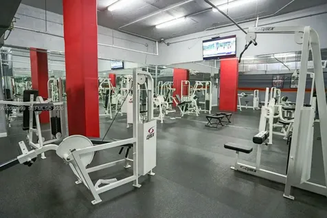 915 NW 1st Avenue Miami FL 33136
