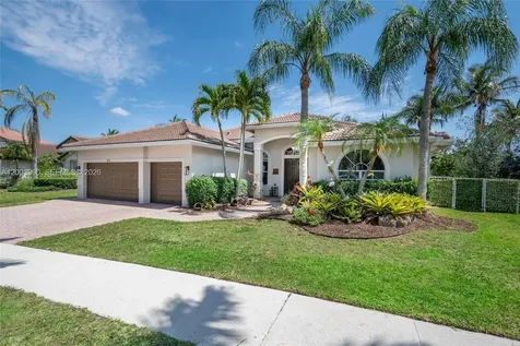 1776 Victoria Pointe Circle Weston FL 33327