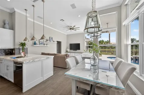 1776 Victoria Pointe Circle Weston FL 33327