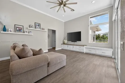 1776 Victoria Pointe Circle Weston FL 33327