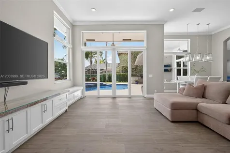 1776 Victoria Pointe Circle Weston FL 33327