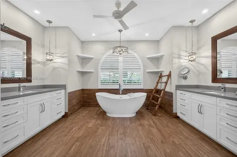 1776 Victoria Pointe Circle Weston FL 33327