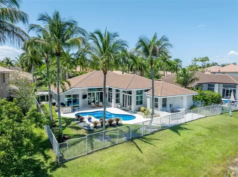 1776 Victoria Pointe Circle Weston FL 33327