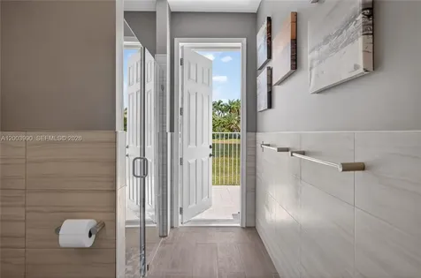 1776 Victoria Pointe Circle Weston FL 33327