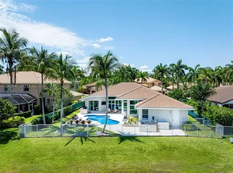 1776 Victoria Pointe Circle Weston FL 33327