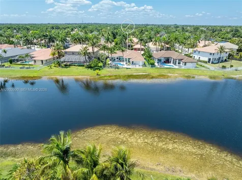 1776 Victoria Pointe Circle Weston FL 33327
