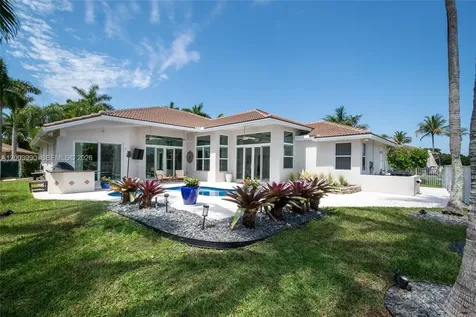 1776 Victoria Pointe Circle Weston FL 33327