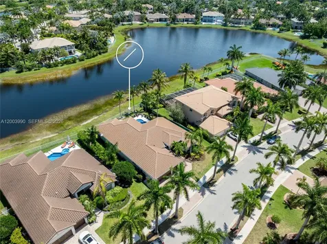 1776 Victoria Pointe Circle Weston FL 33327