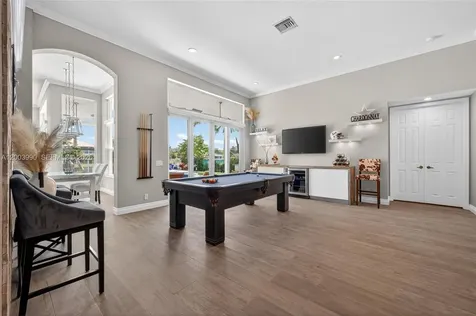 1776 Victoria Pointe Circle Weston FL 33327