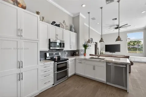 1776 Victoria Pointe Circle Weston FL 33327
