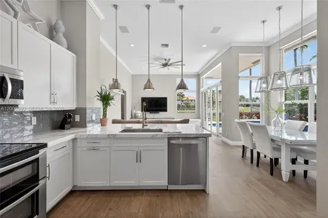 1776 Victoria Pointe Circle Weston FL 33327