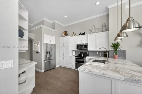 1776 Victoria Pointe Circle Weston FL 33327