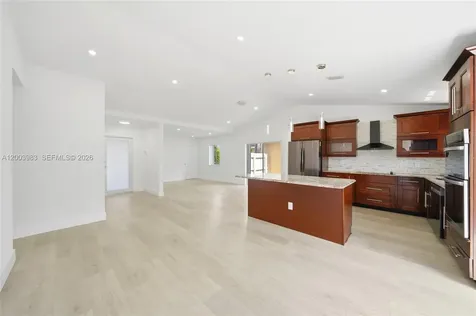6136 NW 181st Terrace Circle W Hialeah FL 33015