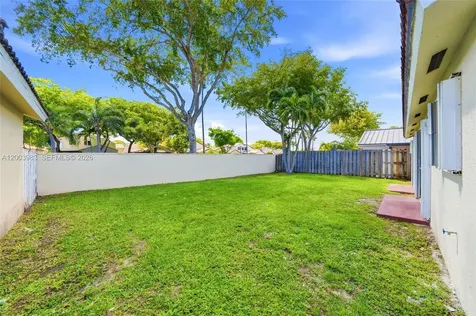 6136 NW 181st Terrace Circle W Hialeah FL 33015