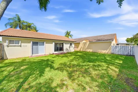 6136 NW 181st Terrace Circle W Hialeah FL 33015