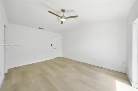 6136 NW 181st Terrace Circle W Hialeah FL 33015