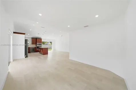 6136 NW 181st Terrace Circle W Hialeah FL 33015