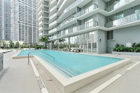 77 SE 5th Street Miami FL 33131
