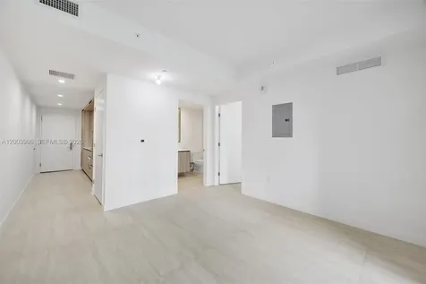 77 SE 5th Street Miami FL 33131