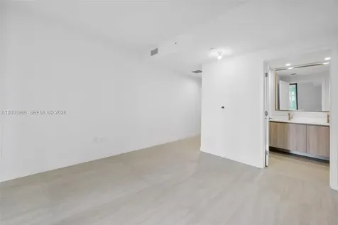 77 SE 5th Street Miami FL 33131