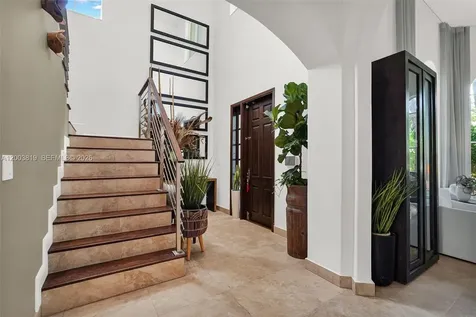 2143 N Bay Road Miami Beach FL 33140