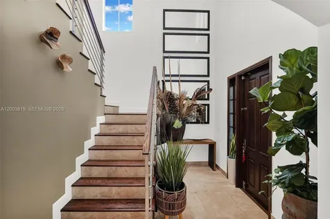2143 N Bay Road Miami Beach FL 33140