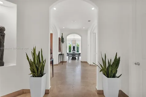 2143 N Bay Road Miami Beach FL 33140