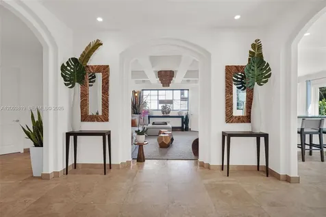2143 N Bay Road Miami Beach FL 33140