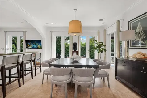 2143 N Bay Road Miami Beach FL 33140