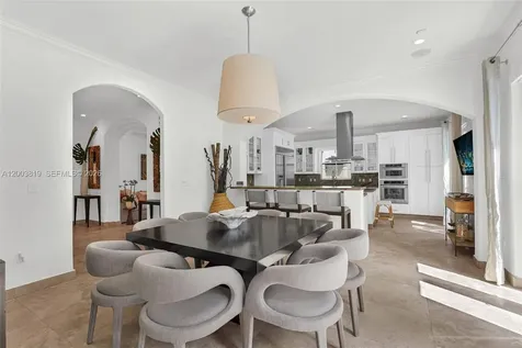2143 N Bay Road Miami Beach FL 33140