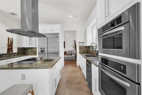 2143 N Bay Road Miami Beach FL 33140