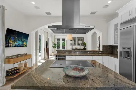 2143 N Bay Road Miami Beach FL 33140