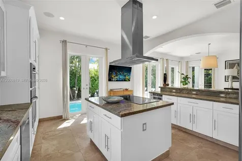 2143 N Bay Road Miami Beach FL 33140
