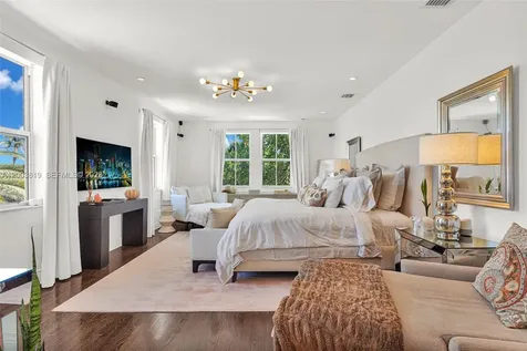 2143 N Bay Road Miami Beach FL 33140