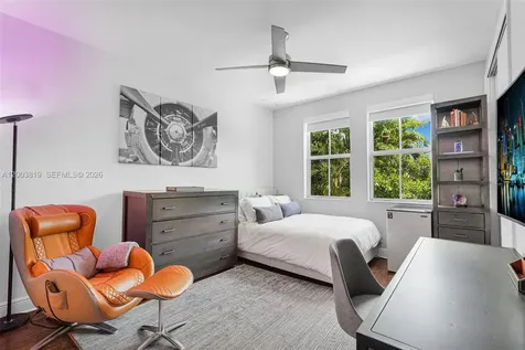 2143 N Bay Road Miami Beach FL 33140