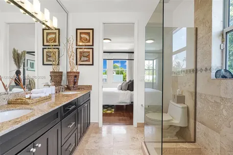 2143 N Bay Road Miami Beach FL 33140