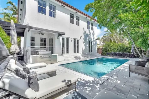 2143 N Bay Road Miami Beach FL 33140