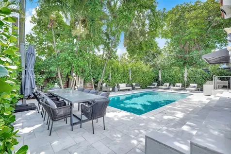 2143 N Bay Road Miami Beach FL 33140