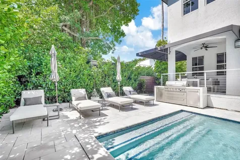 2143 N Bay Road Miami Beach FL 33140