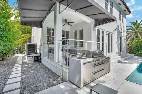 2143 N Bay Road Miami Beach FL 33140