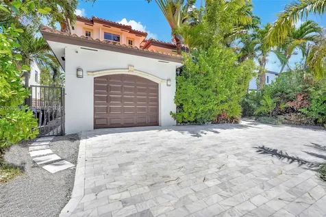 2143 N Bay Road Miami Beach FL 33140