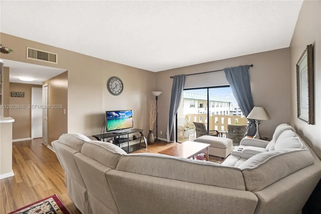 4330 Hillcrest Drive Hollywood FL 33021