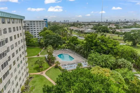 4330 Hillcrest Drive Hollywood FL 33021