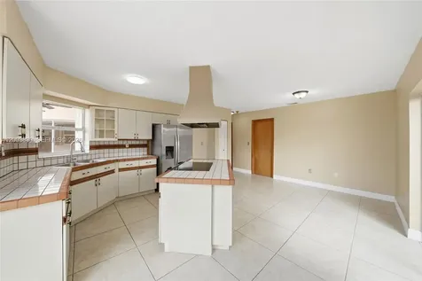 631 SW 88th Court Miami FL 33174